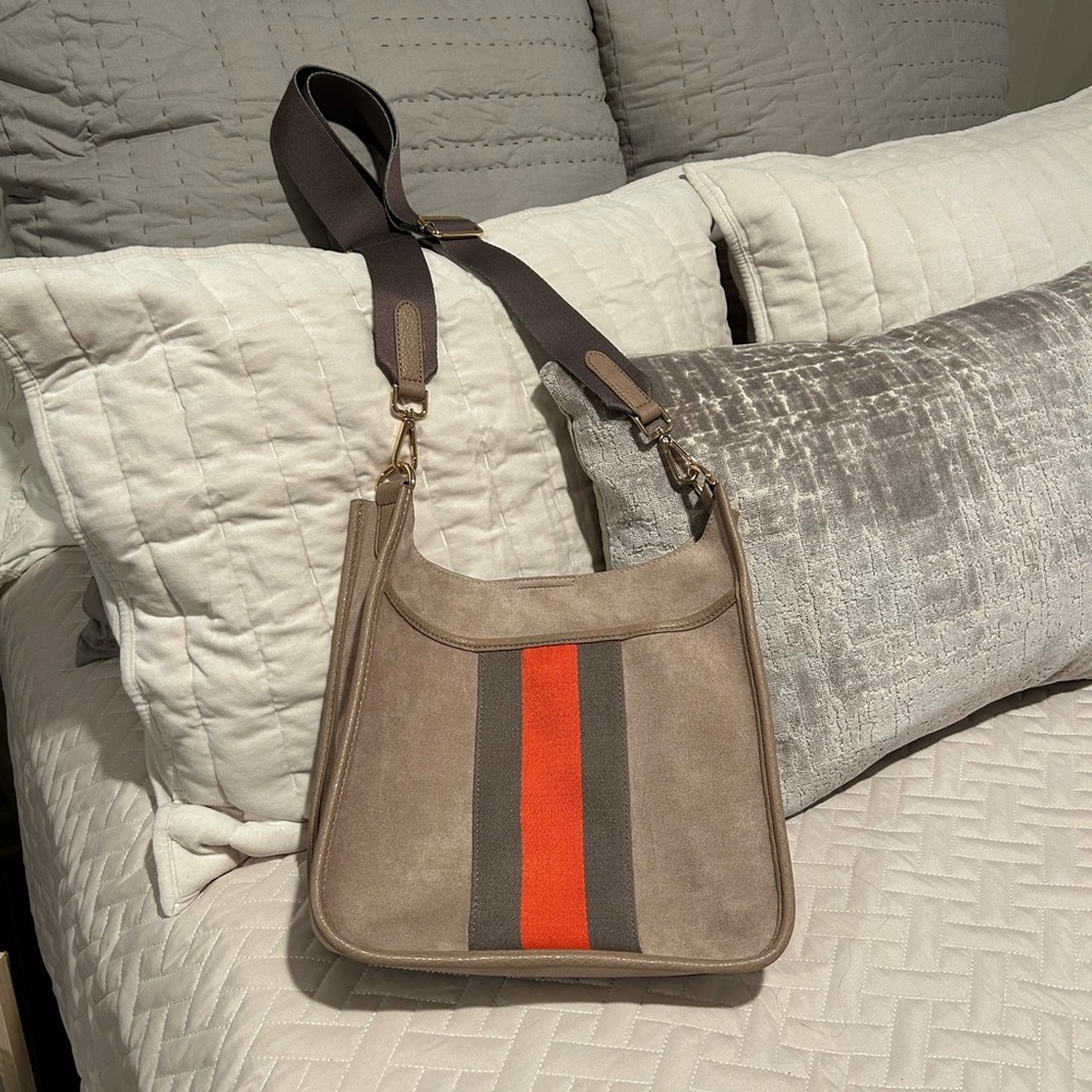 New Shiraleah Chicago Blakely Cross-body bag Pebble color